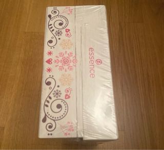 Calendario Avvento Essence Natale 2025