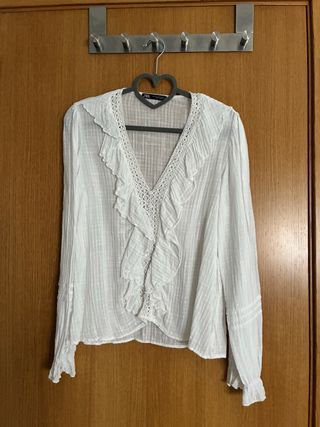Blusa Zara blanca volantes y encaje