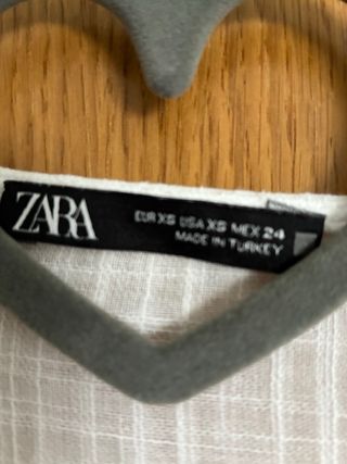 Blusa Zara blanca volantes y encaje