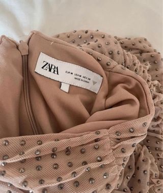 Vestido Zara joya perlas rosa palo y plata