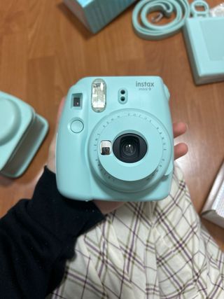 Cámara Fujifilm Instax Mini 9 + Accesorios