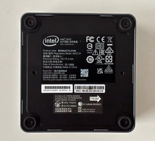 Intel NUC 7CJHYN Mini PC Negro