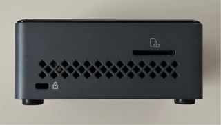 Intel NUC 7CJHYN Mini PC Negro