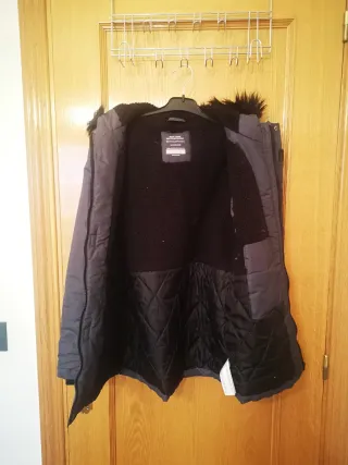 Abrigo niño con capucha y pelo