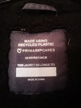 Abrigo niño con capucha y pelo