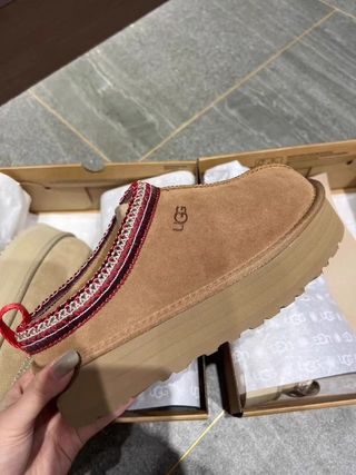 Stivali UGG senza tacco taglia 39