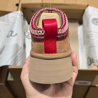 Stivali UGG senza tacco taglia 39