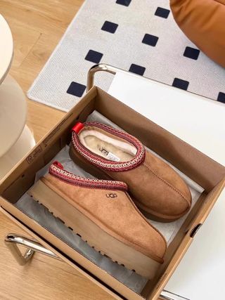 UGG Stivali invernali slip-on taglia 37 marrone