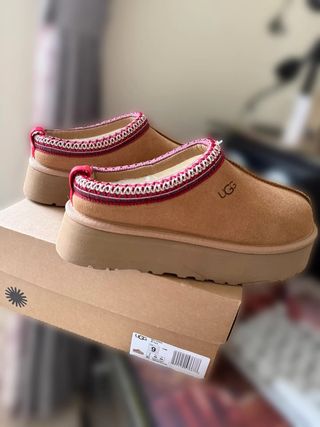 Stivali UGG senza tacco taglia 38 nuovi