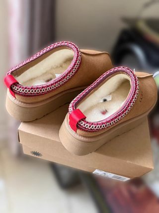 Stivali UGG senza tacco taglia 38 nuovi