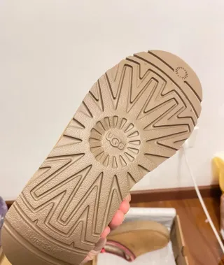 Stivali UGG invernali senza tacco taglia 36