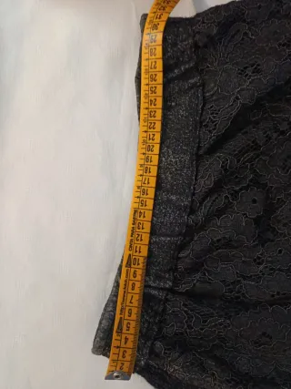 Falda punto y encaje