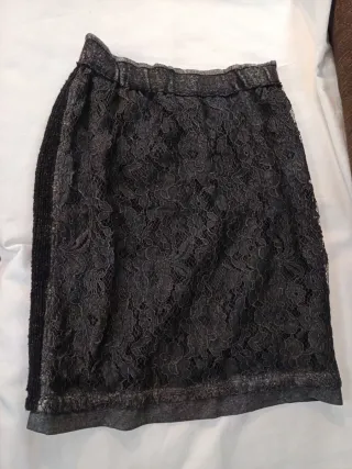 Falda punto y encaje