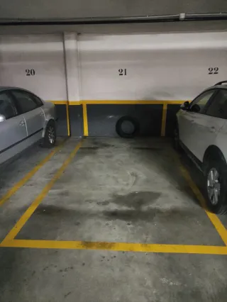 Se alquila plaza de garaje en  villa del prado.