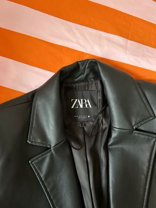 Gabardina Zara Negra Larga