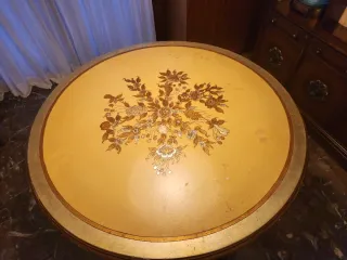 Mesa redonda extensible dorada