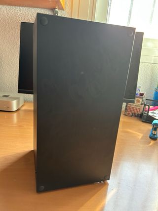 Xbox Series X con mando y cableado