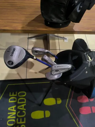 Bolsa y Palos de Golf John Letters