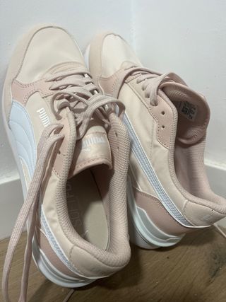 Zapatillas Puma Soft Foam Rosa y Blanco