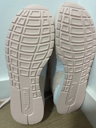 Zapatillas Puma Soft Foam Rosa y Blanco