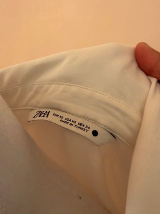 Camisa de seda beige/blanca