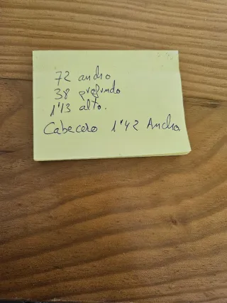 Cómoda de madera y cabecero  de pino