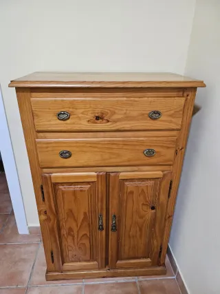 Cómoda de madera y cabecero  de pino