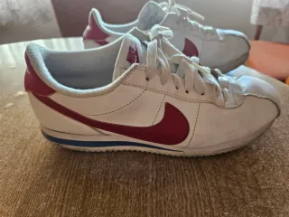 Zapatillas Nike Cortez Blancas y Rojas