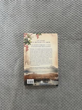 Bajo cielos lejanos / Beneath Distant Skies (TR...