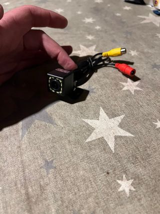 Cámara marcha atrás con cables RCA