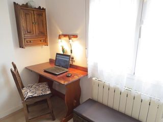 SILLA CASTELLANA ORIGINAL Y MESA ESCRITORIO MADERA