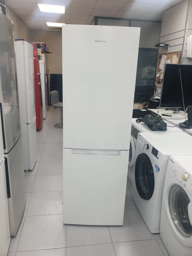 Nevera Combi Daewoo 1.85m con garantía