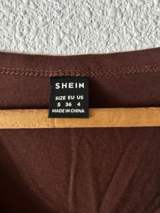 Camiseta SHEIN manga larga marrón talla única