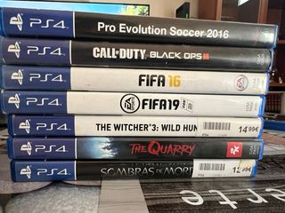 PS4 (PlayStation 4) Negra/Dorada con Mando y Juego