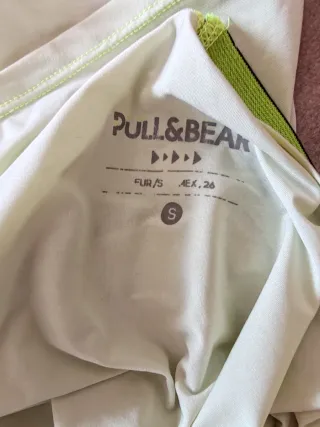 Camiseta deportiva amarilla