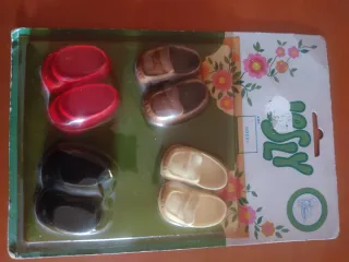Lesly , 2 blisters zapatos y calcetines