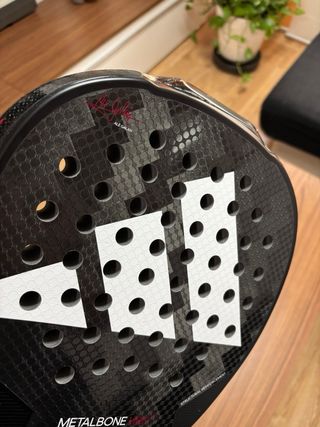 Pala Adidas Metalbone HRD+ Ale Galán 2024