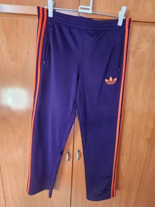 Pantalón chándal Adidas morado y naranja