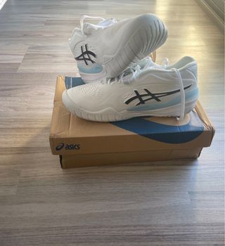 Zapatillas Asics Padel Blancas y Azules