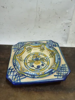 LIQUIDACIÓN 2026 Cenicero de cerámica decorado