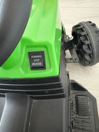 Trattore per bambini verde con rimorchio