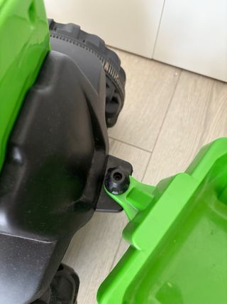 Trattore per bambini verde con rimorchio