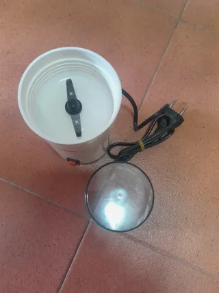 Molinillo de café eléctrico Kelner