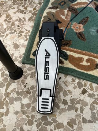 Batería Electrónica Alesis Nitro Max