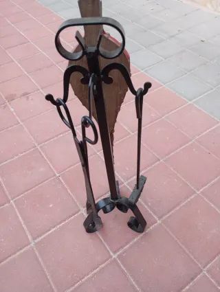 Conjunto de chimenea de metal negro