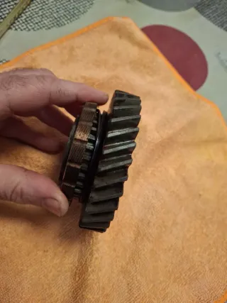 Piñón 1ª velocidad Seat 124