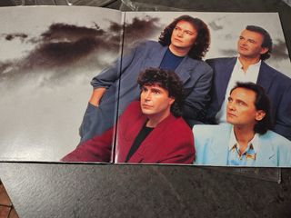 Pooh Il cielo è blu sopra le nuvole Vinile