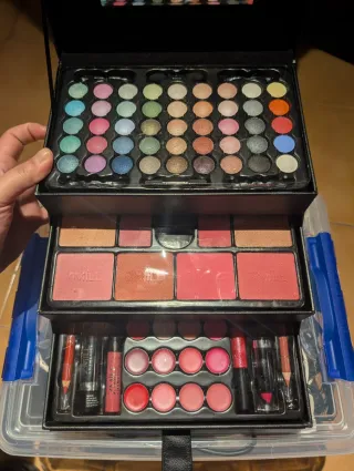 Box trucchi multicolor