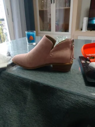 Botines rosas con tacón bajo