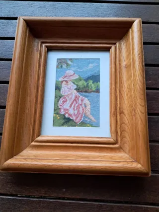 Cornice mezzopunto donna con cappello